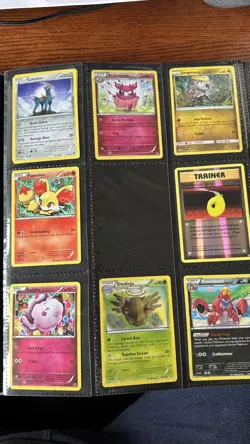 Pokemon Card Lot Binder w/ 135+ Cards 2017 Era Pikachu Suicune Ampharos Altaria - Image 2