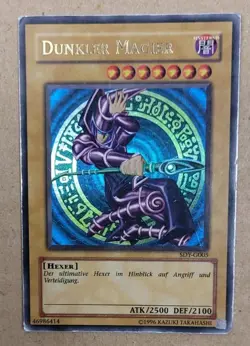 Dunkler Magier SDY-G005 Ultra-Rare YU-GI-OH Karte Played - Image 1