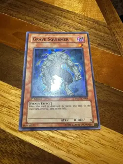 Grave Squirmer DP07-EN008 1st Edition Super Rare PL + BONUS - Image 1