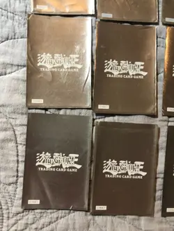 Yu-Gi-Oh Silver Metallic Duelist Card Protectors 96KT x19 Vintage Sleeves RARE - Image 2