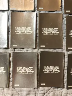 Yu-Gi-Oh Silver Metallic Duelist Card Protectors 96KT x19 Vintage Sleeves RARE - Image 3