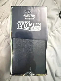 Pokemon TCG: Evolving Skies Elite Trainer Box ETB New Sealed - Image 4