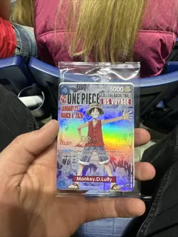IN HAND MINT CONDITION UNOPENED One Piece College Basketball US VOYAGE card - Image 1