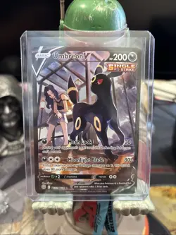 Pokemon TCG Umbreon v TG22/TG30 Ultra Rare Brilliant Stars NM Condition - Image 1