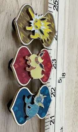 Pokemon Eeveelution VMAX Premium Collection Pin Set Flareon Vaporeon Jolteon - Image 2