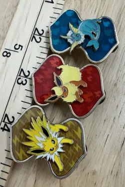 Pokemon Eeveelution VMAX Premium Collection Pin Set Flareon Vaporeon Jolteon - Image 3