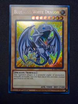Blue-Eyes White Dragon BLMM-EN001 Battles of Legend: Monster Mayhem 1st Edition - Image 1