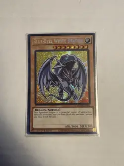 Blue-Eyes White Dragon BLMM-EN001 Battles of Legend: Monster Mayhem 1st Edition - Image 1
