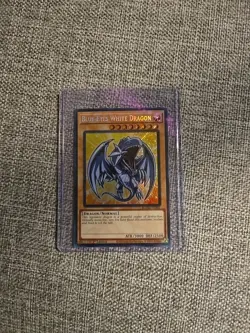 Blue-Eyes White Dragon BLMM-EN001 Battles of Legend: Monster Mayhem 1st Edition - Image 2