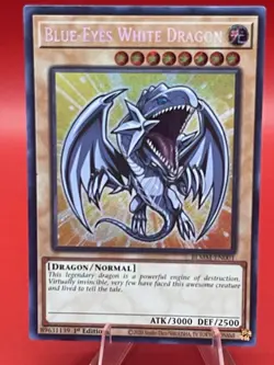Blue-Eyes White Dragon BLMM-EN001 Battles of Legend: Monster Mayhem 1st Edition - Image 1