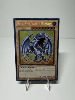 Blue-Eyes White Dragon BLMM-EN001 Battles of Legend: Monster Mayhem 1st Edition - Image 1