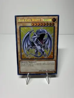 Blue-Eyes White Dragon BLMM-EN001 Battles of Legend: Monster Mayhem 1st Edition - Image 1
