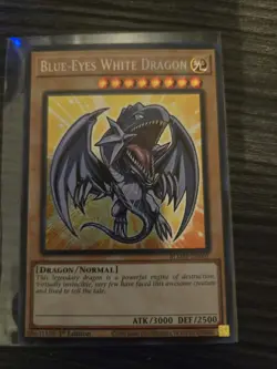 Blue-Eyes White Dragon BLMM-EN001 Battles of Legend: Monster Mayhem 1st Edition - Image 1
