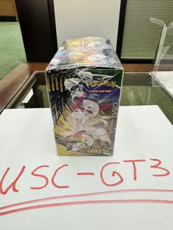 Pokemon TCG Sword & Shield Evolving Skies Booster Box Factory Sealed - Image 3