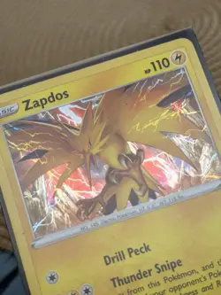 Pokemon TCG - Zapdos 048/185 - SWSH Vivid Voltage - Holo Rare NM - Image 2