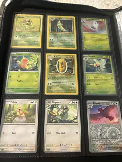 Pokemon TCG Binder Lot - Includes some vintage base set, 1st edition and Binder - Image 2