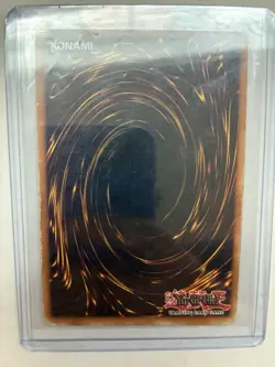 Dark Magician SYE-001 Super Rare Unlimited Edition HP/DMG Yu-Gi-Oh! Card - Image 2