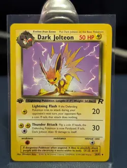 [LP+/NM] 2000 Pokemon Team Rocket Dark Jolteon 1st Edition #38/82 Uncommon - Image 1