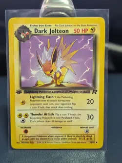 [LP+/NM] 2000 Pokemon Team Rocket Dark Jolteon 1st Edition #38/82 Uncommon - Image 1