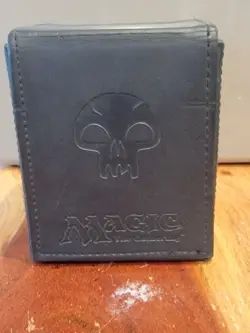 Magic the Gathering - Black Skull Box - Magnetic Flip Cover Deck Box - Image 3