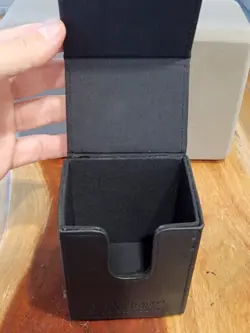 Magic the Gathering - Black Skull Box - Magnetic Flip Cover Deck Box - Image 5
