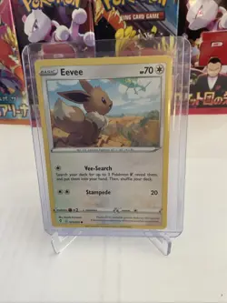 Eevee - 125/203 Evolving Skies Common Pokemon - NM/MINT TCG Card - Image 1