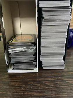 Lot Of 1000+ Magic The Gathering Cards - Image 1