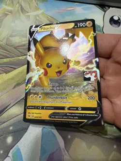 2022 POKEMON PLAY! POKEMON PRIZE PACK: SER 1 #043 PIKACHU V - Image 2