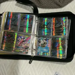 EST of 550 cards+ binder - Image 1