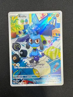 Riolu 215/198 Illustration Rare Holo Sv01 Scarlet Violet Base Set Pokemon TCG NM - Image 1