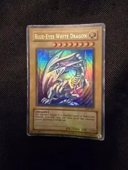 Yugioh card Blue-Eyes White Dragon SDK-001 Holo Moderate Play - Image 1