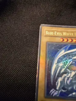 Yugioh card Blue-Eyes White Dragon SDK-001 Holo Moderate Play - Image 3