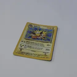 Pokemon Card - Jolteon 4/64 Holo Jungle 1999 - Image 1