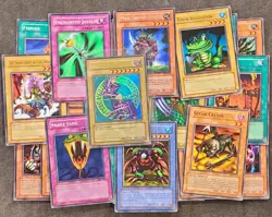Lot of 25 Yu-Gi-Oh! TCG 1996 Dark Magician SDY-006 Holofoil Card And More - Image 1