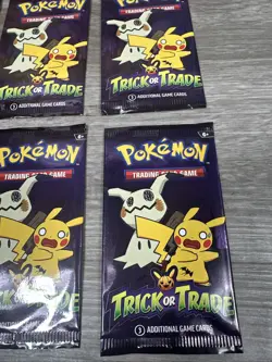 Pokemon Large Card Binder Holds 900 Cards Includes 6 Trick Or Trade Packs - Image 3