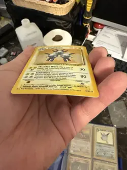 Base Set Pokemon TCG Magneton 9/102 holo VLP - Image 2