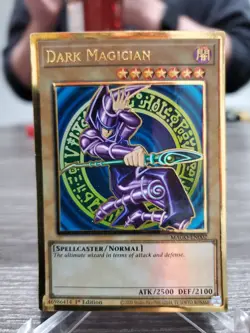 Lightly Played, English - 1 x MTG Dark Magician - MAGO-EN002 - Premium Gold Rare - Image 1