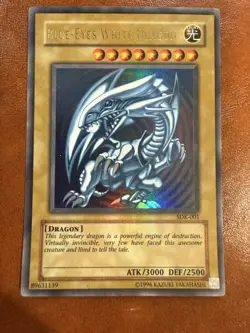 Blue-Eyes White Dragon Ultra Rare SDK-001 Lightly Played - Image 1
