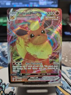 Pokemon TCG Flareon VMAX Evolving Skies Holo Card 018/203 Full Art Ultra Rare - Image 1