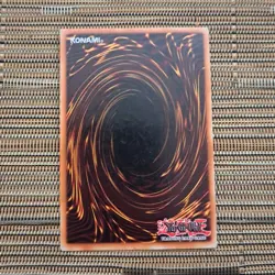 1996 Yu-Gi-Oh! 1st Edition Darklord Amdusc DESO-EN033 Secret Rare Card - Image 4