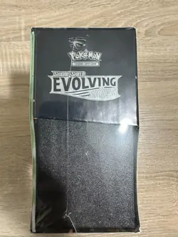 Pokemon TCG Sword and Shield Evolving Skies Elite Trainer Box FACTORY SEALED NEW - Image 4
