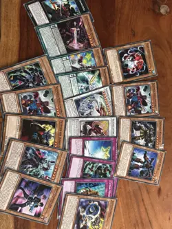 Yu-Gi-Oh Diverse Common Bulk 1996, dazu 2020 Karten geschenkt - Image 1
