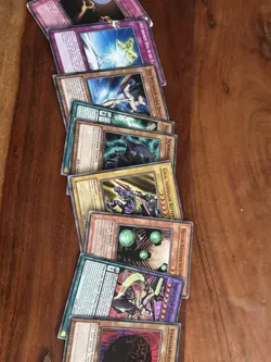 Yu-Gi-Oh Diverse Common Bulk 1996, dazu 2020 Karten geschenkt - Image 2