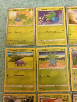 ODDISH, GLOOM, & BELLOSSOM BUNDLE OF POKEMON CARDS - Image 2