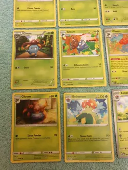 ODDISH, GLOOM, & BELLOSSOM BUNDLE OF POKEMON CARDS - Image 4