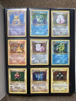 Complete SHADOWLESS Base Set Played-Near Mint Condition 102/102 Pokemon Cards - Image 1