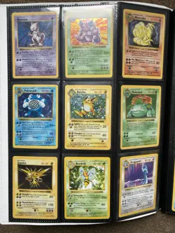 Complete SHADOWLESS Base Set Played-Near Mint Condition 102/102 Pokemon Cards - Image 2