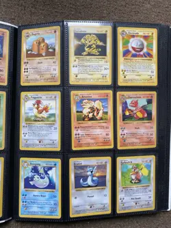 Complete SHADOWLESS Base Set Played-Near Mint Condition 102/102 Pokemon Cards - Image 3