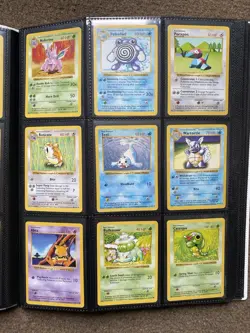 Complete SHADOWLESS Base Set Played-Near Mint Condition 102/102 Pokemon Cards - Image 5