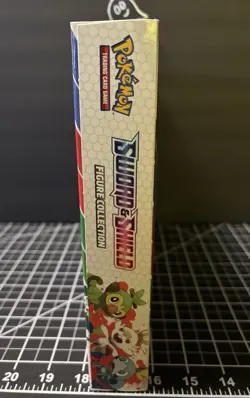 Pokemon TCG - Sword and Shield Figure Collection Box Factory Sealed - Image 4